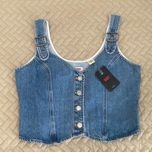 Levi’s top